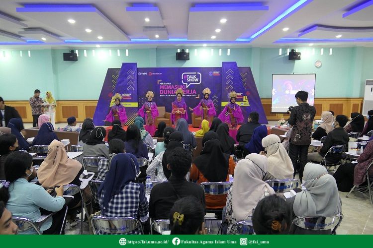 Rektor UMA mengingatkan, untuk menghadapi tantangan revolusi industri 4.0, para lulusan UMA tidak boleh merasa puas dengan ijazah S1 yang dimiliki. Namun harus terus memacu diri, senantiasa mengembangkan kemampuan berkarir. Prestasi harus dimulai dengan disiplin diri seperti program tamat empat tahun bagi mahasiswa program S1. Dan seorang sarjana UMA harus memiliki kompetensi dan keunggulan,” tandasnya.
