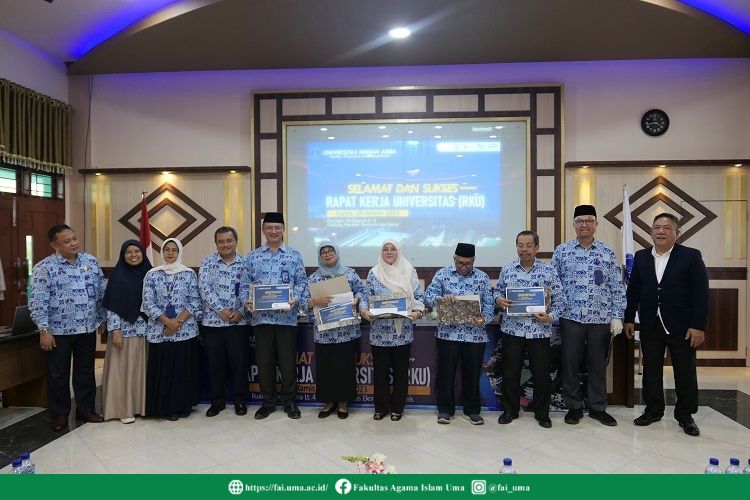 penyerahan-penghargaan-pada-rapat-kerja-universitas-semester-genap-ta-2022-2023