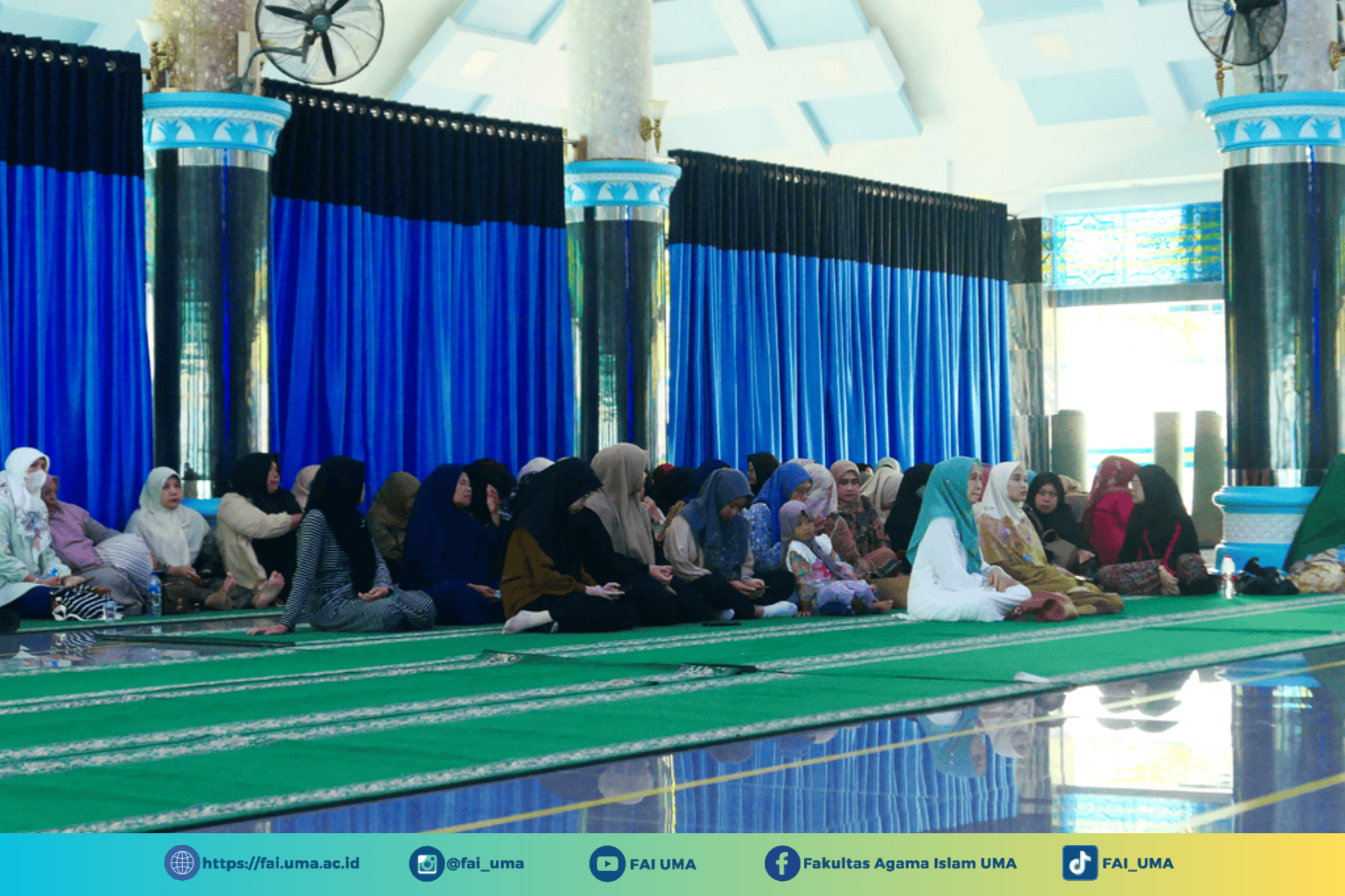 peserta-perempuan-pada-pengajian-tentang-merawat-potensi-syukur-dalam-meraih-keunggulan-hidup